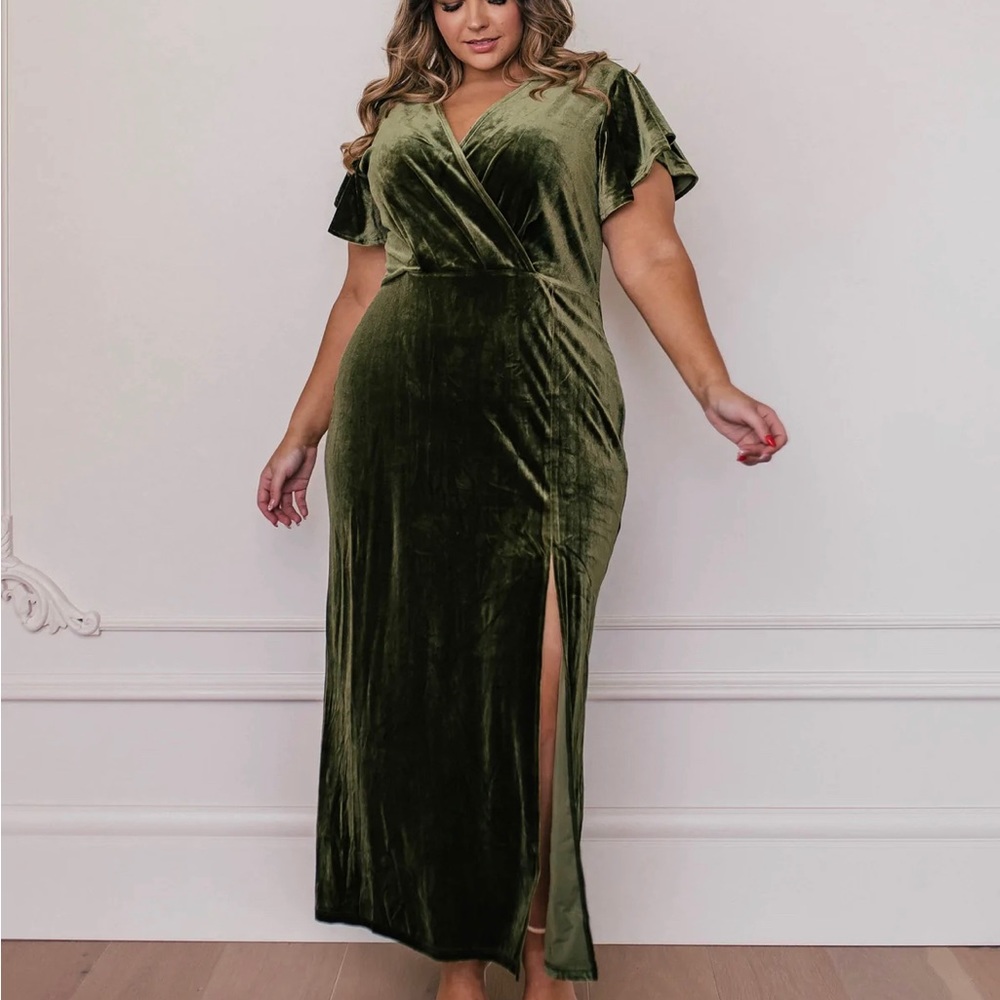 JessaKae Everyly Dress 4x pine Green Velvet